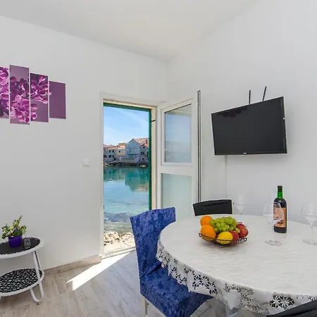 Paradise Apartment Postira