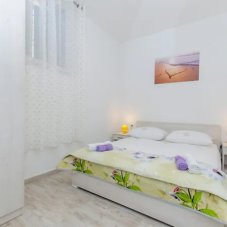 Paradise Apartment Postira