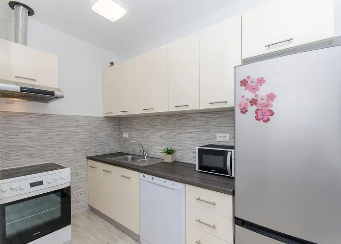 アパート Paradise ポスティレ