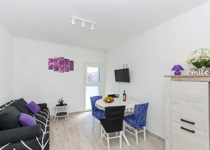 Paradise アパート ポスティレ