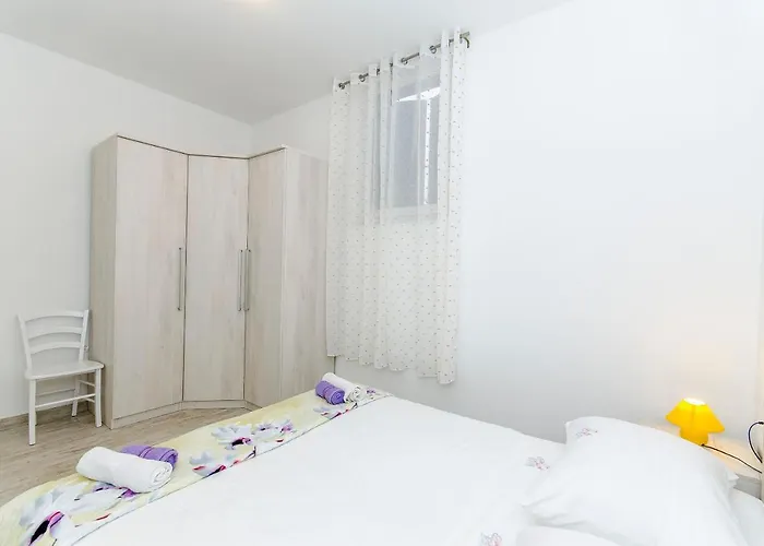 アパート Paradise ポスティレ